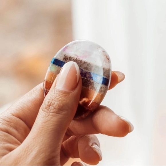 TINY RITUALS Chakra Worry Stone - Picture 1 of 5